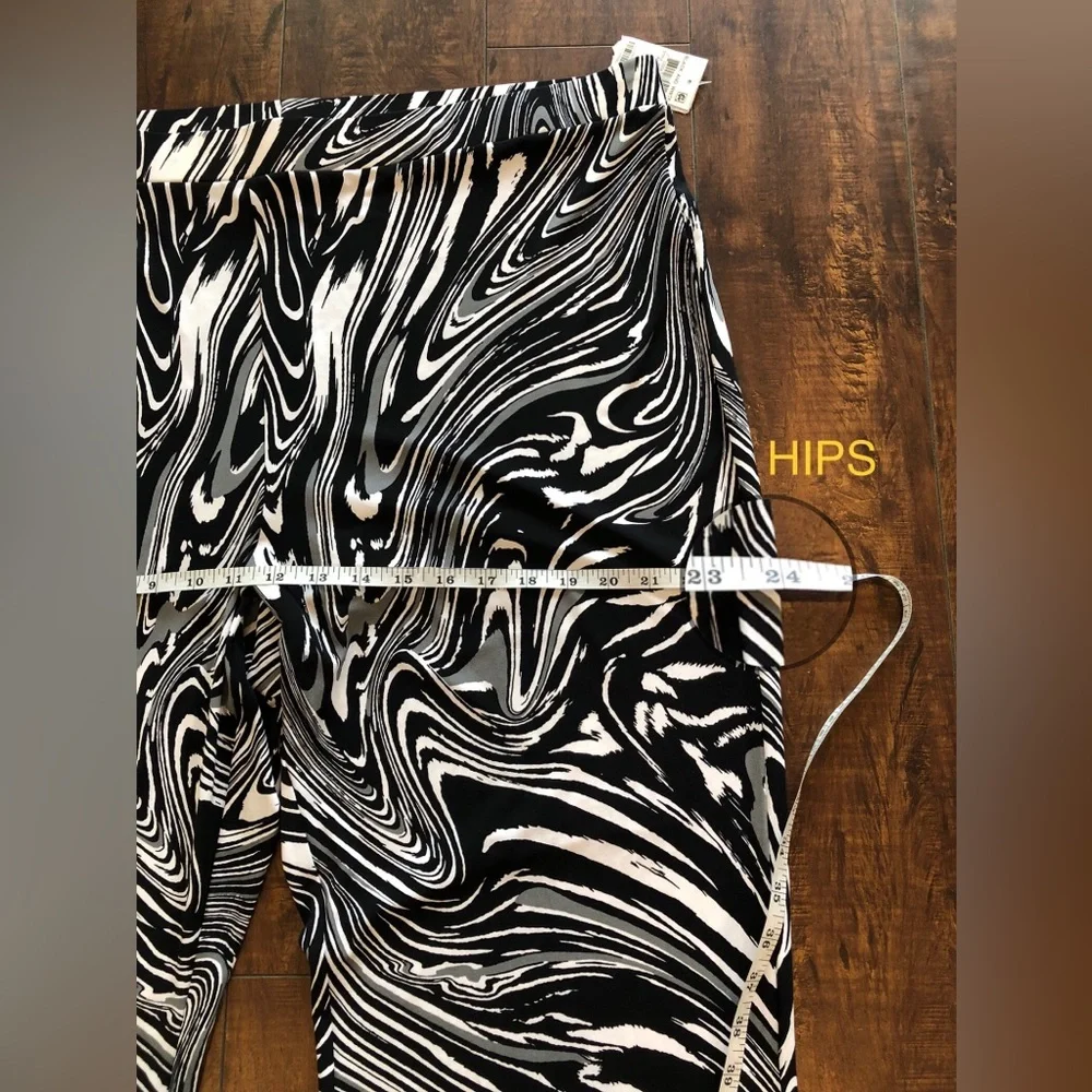 Bar III Plus Size Swirl-Print Flare-Leg Pants, Size 4X Black & White NWT - Picture 13 of 13
